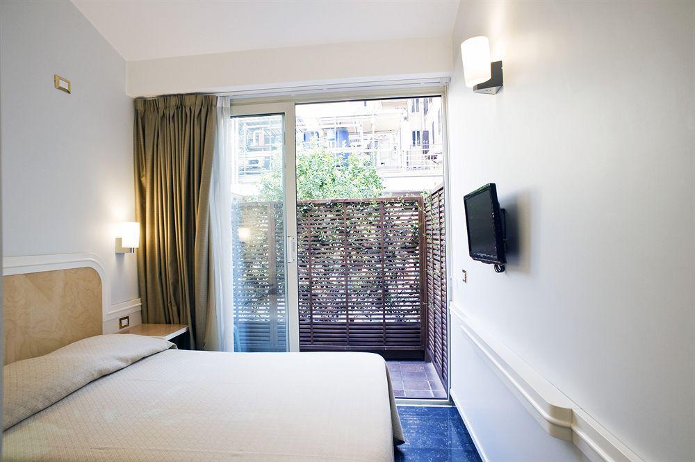 Hotel Select Garden 3*