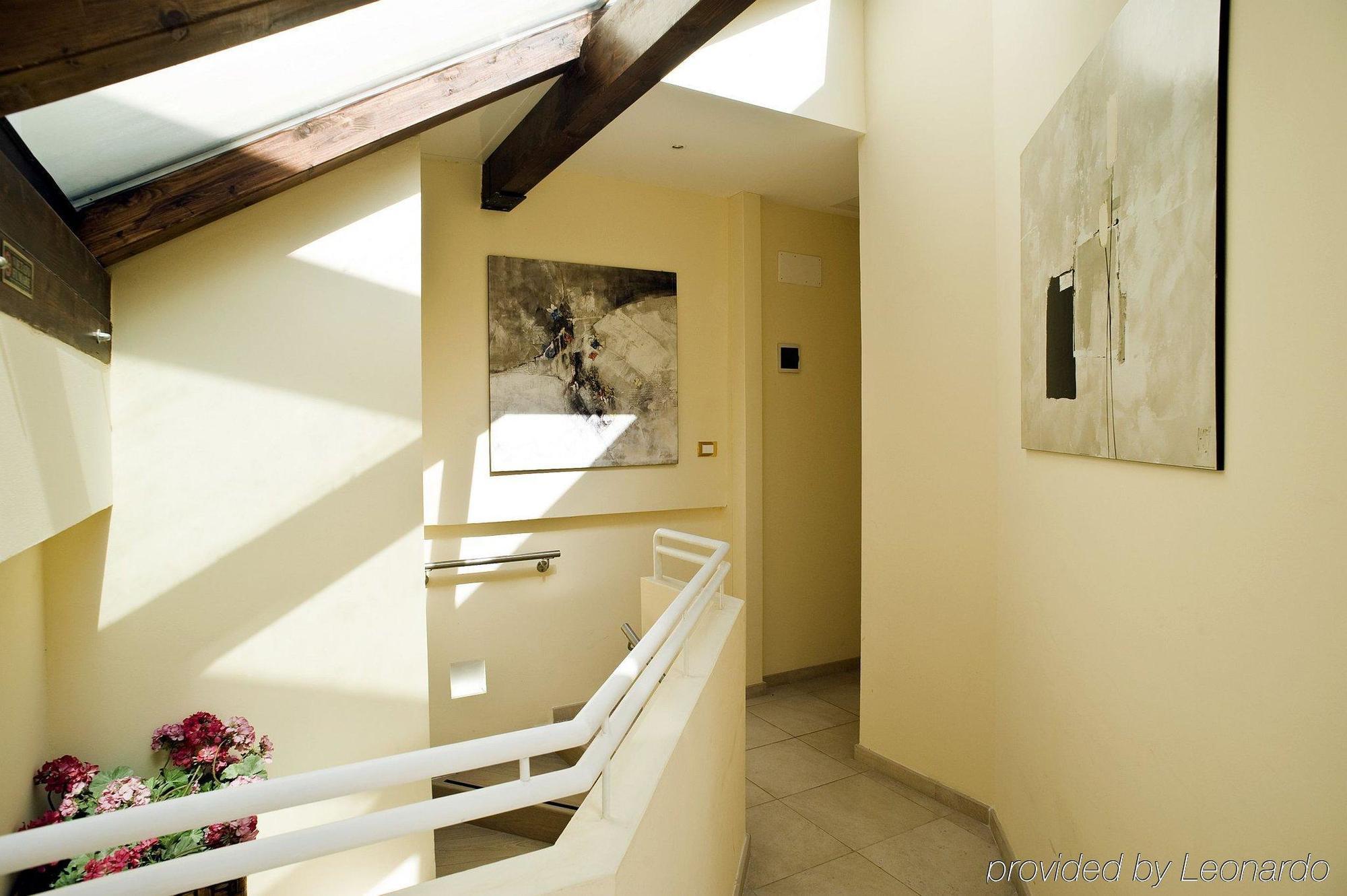 Select Garden Hotel 3*