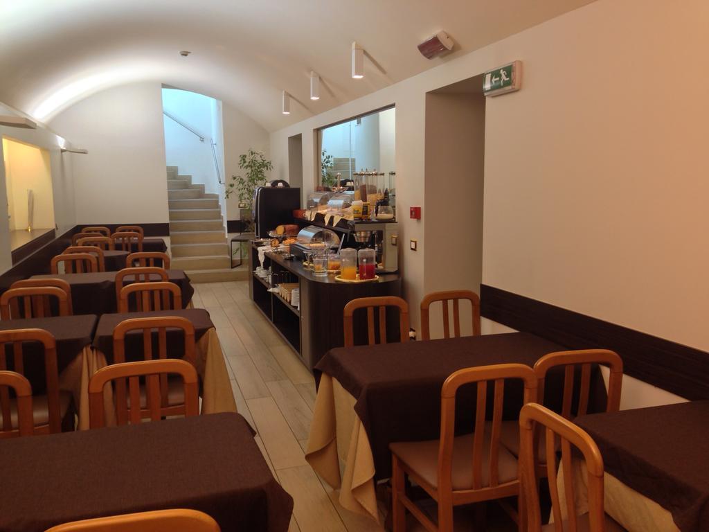 Select Garden Hotel