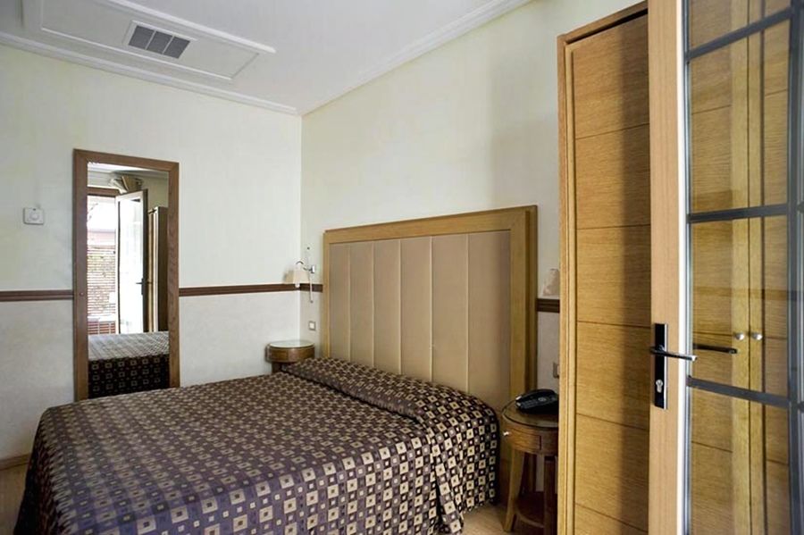 Select Garden Hotel