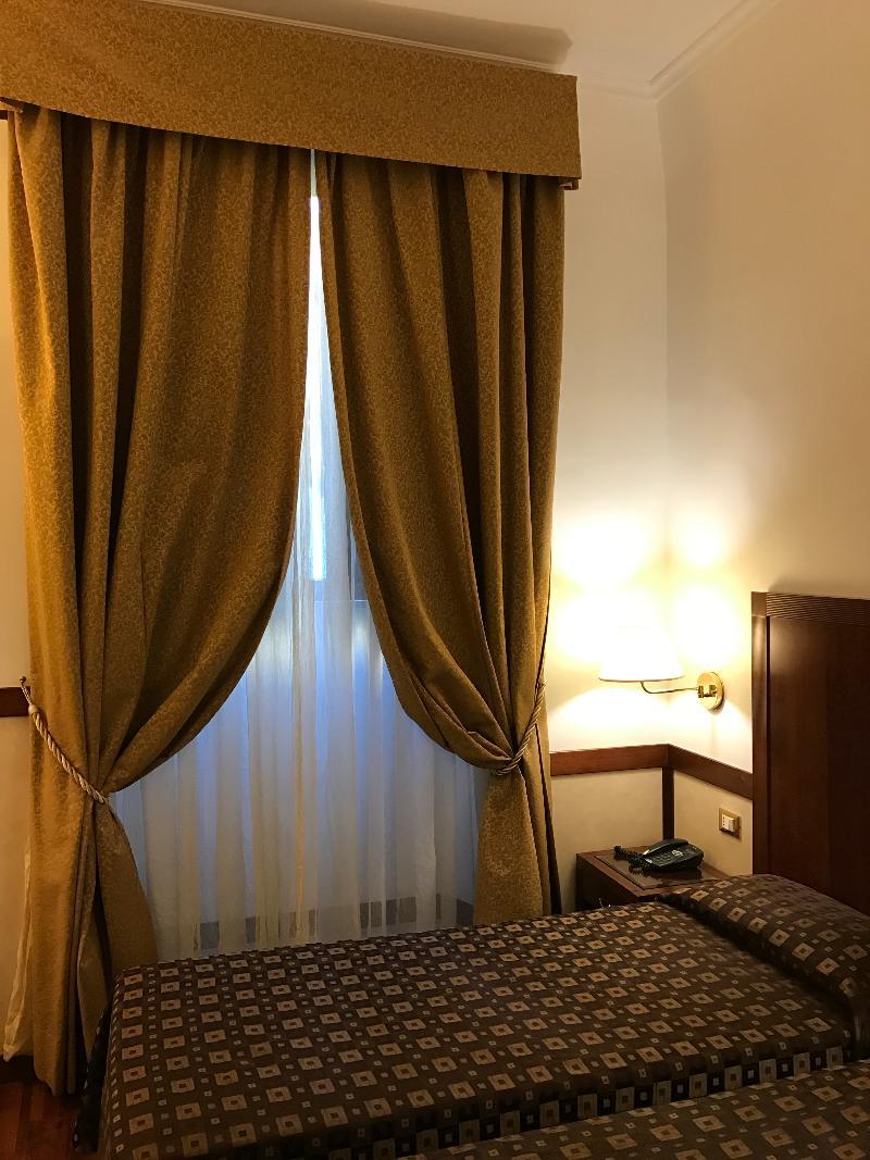 Select Garden Hotel 3*