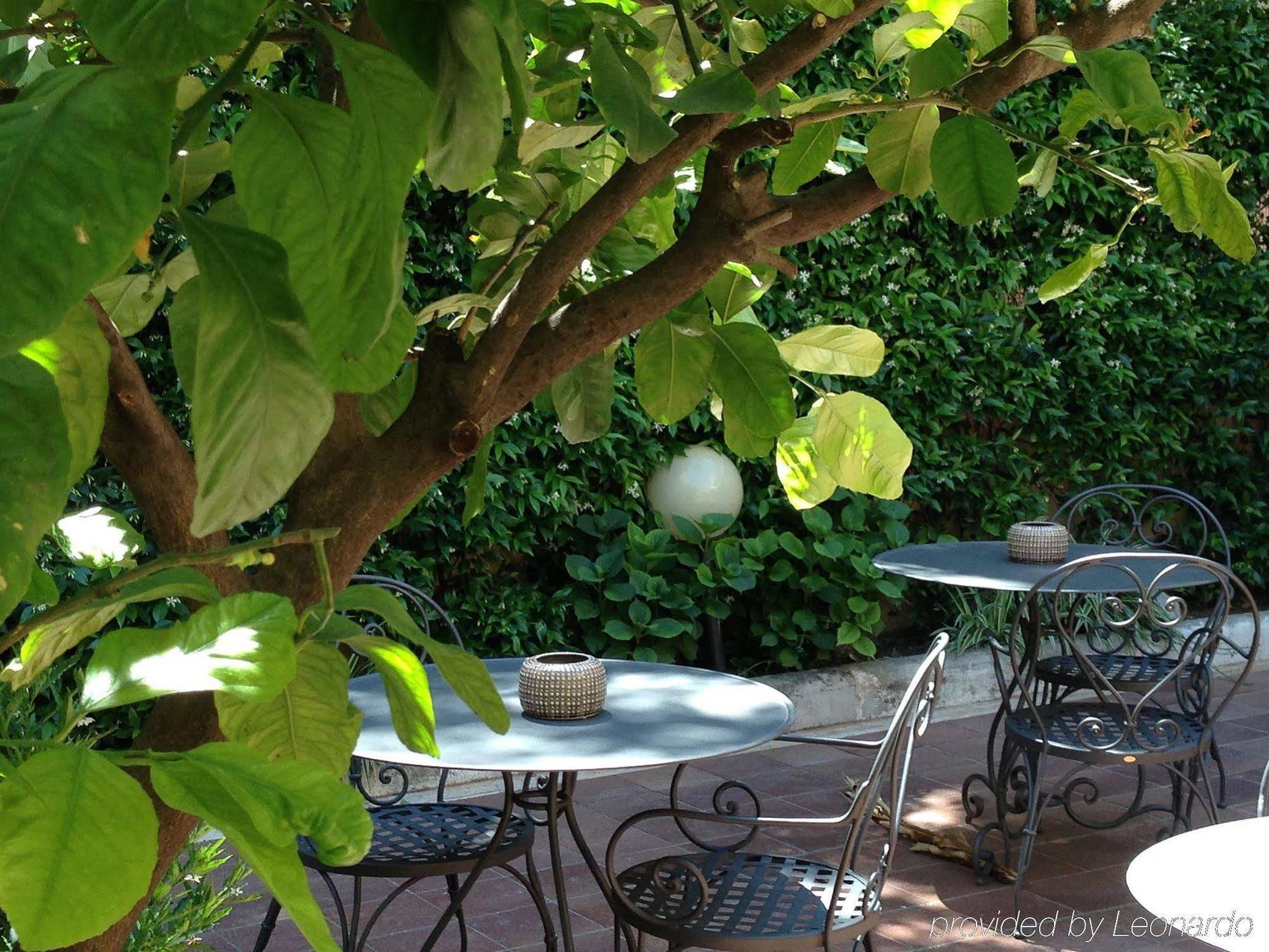 Hotel Select Garden 3*